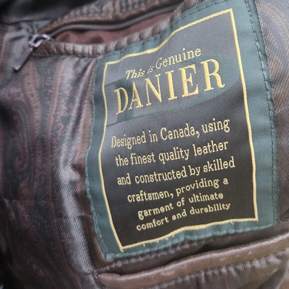 Danier soft leather dress coat lots of pockets full zipper Thinsulate Lining - Picture 5 of 11
